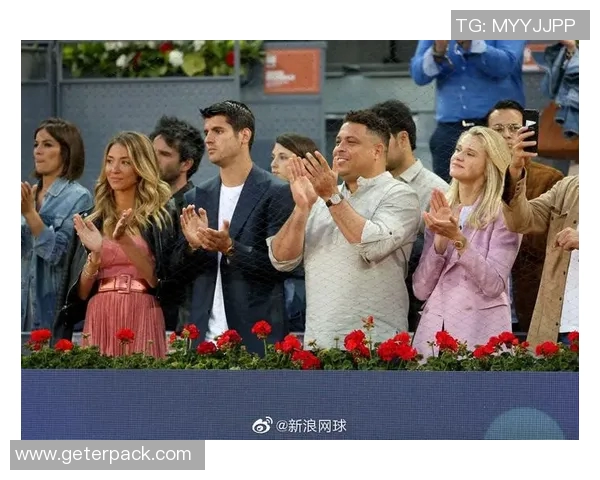 足球明星更衣室内的秘密与团队精神打造之道